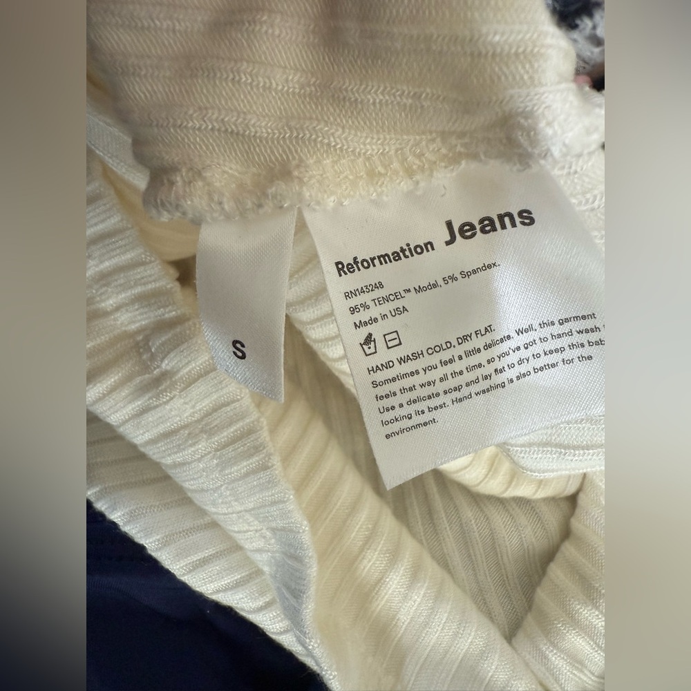 Reformation White Ribbed Button-Front Crop Top - Picture 4 of 4